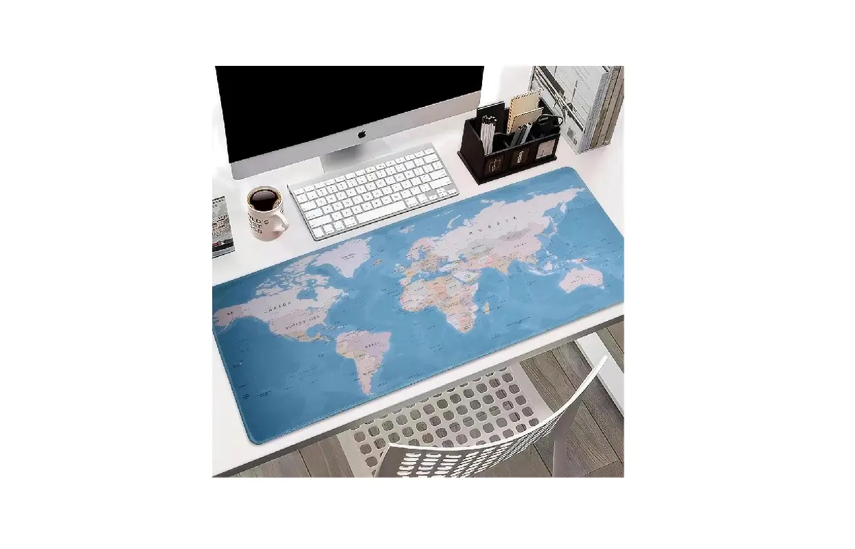 XXL World Map pelės kilimėlis ant darbo stalo